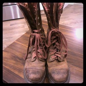 Doc Marten Triumph Boots